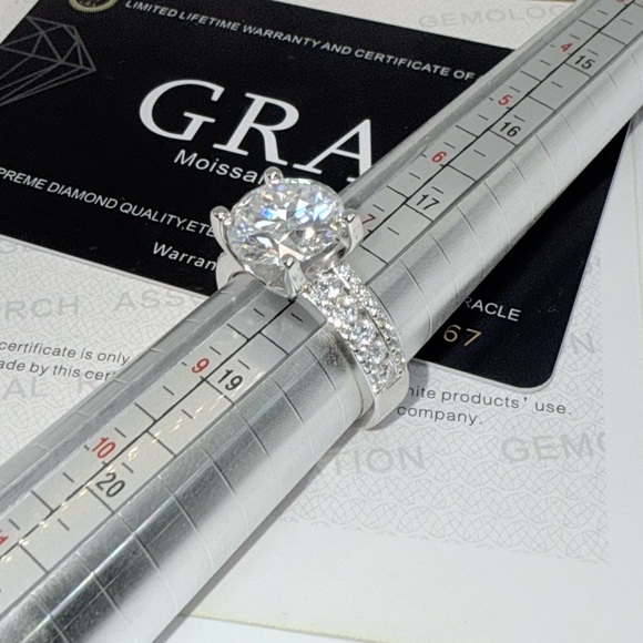 5ct Moissanite Ring Size 8. White Gold Plated - Picture 3 of 8